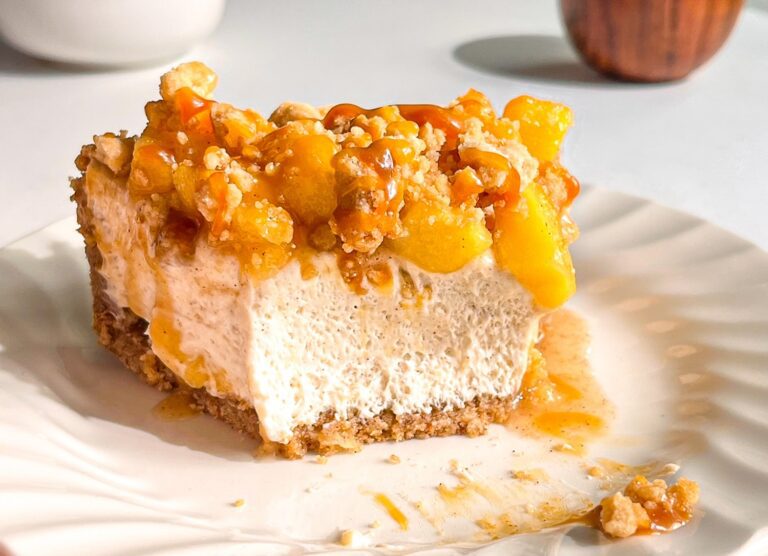 how to make creamy No Bake Apple Crumble Cheesecake