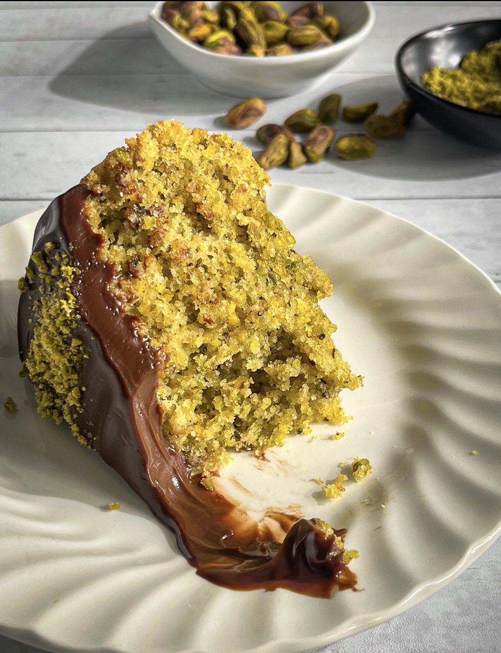 Chocolate Pistachio Cake - PastrybySaloni