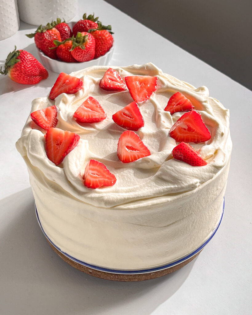 Easy homemade strawberry and cream cake recipe