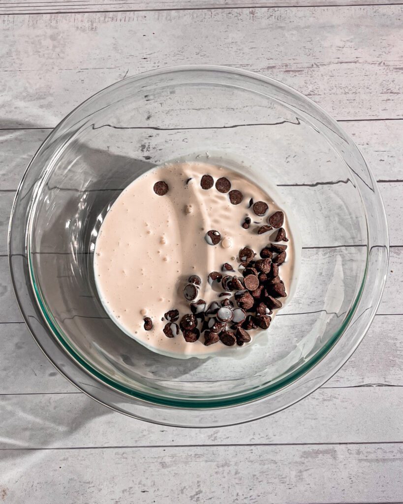 step by step Airy chocolate mousse made without eggs or gelatin step1