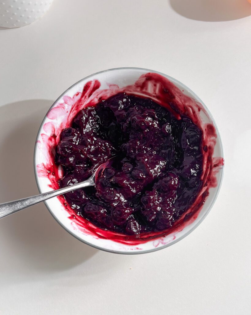 homemade blueberry compote step4